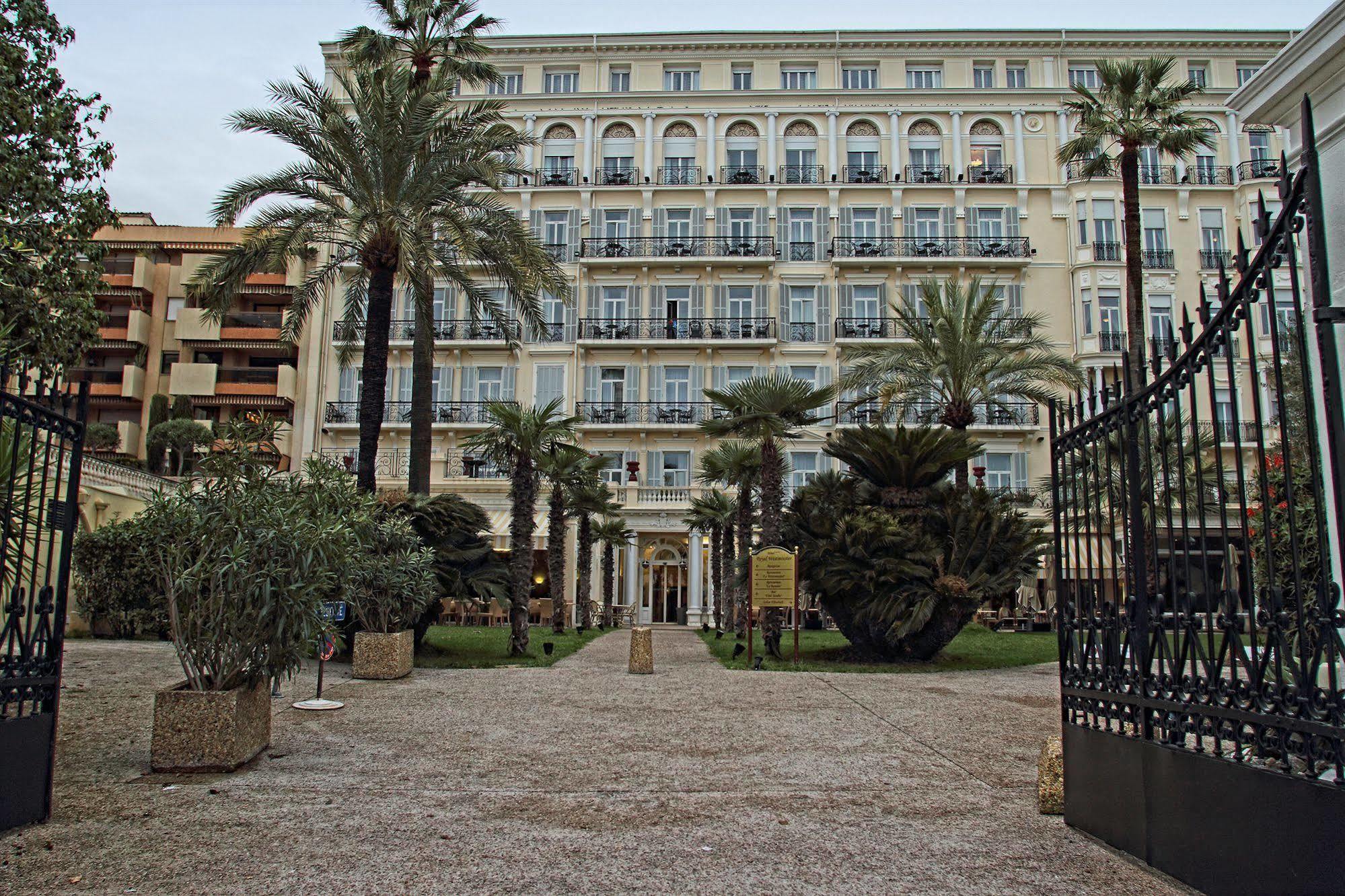 Bleues Royal Westminster Hotel